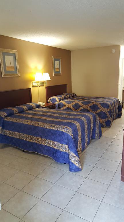 Red Carpet Inn Кинстон Номер фото
