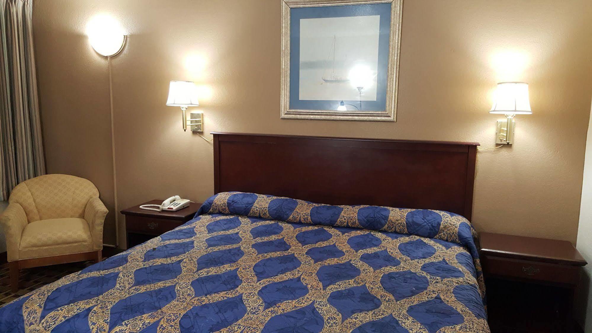 Red Carpet Inn Кинстон Экстерьер фото